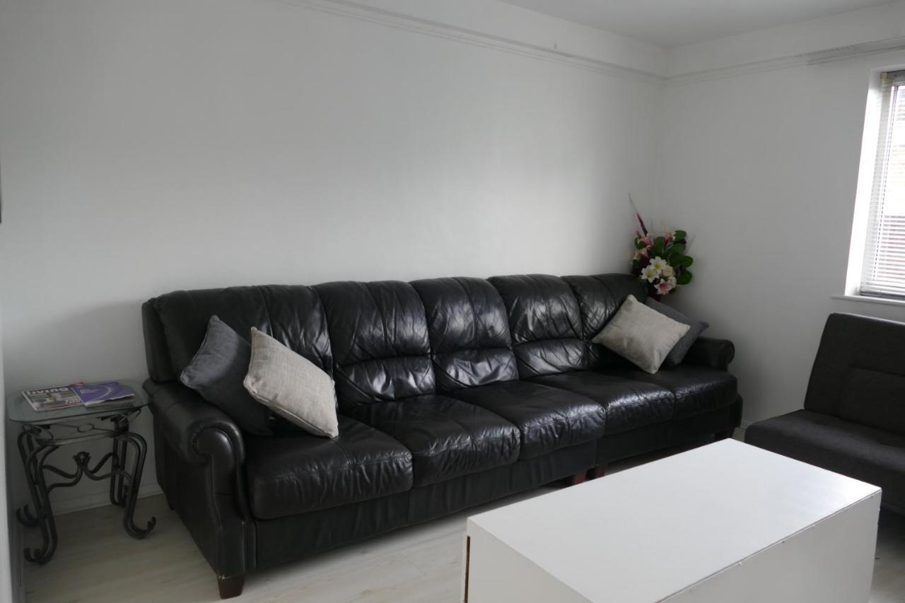 Entire 2 Bed Maisonette Just Off Penge High Street Great Transport Links To Central London, Bromley, Croydon And Lewisham Apartamento
